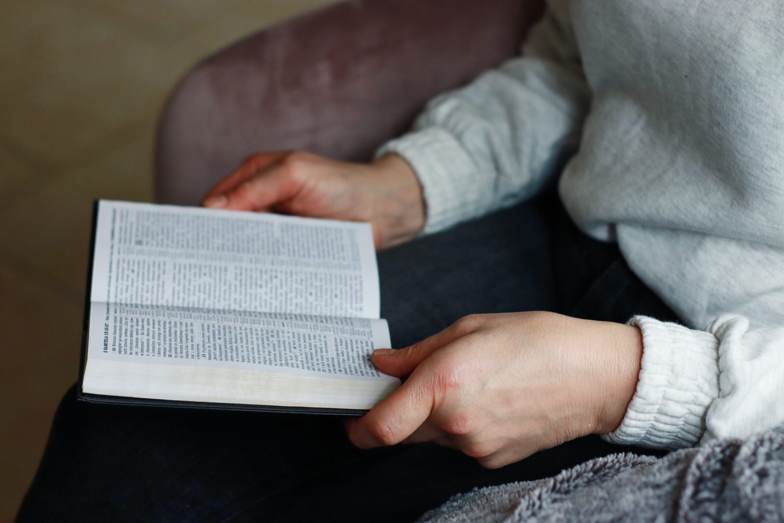 studying-the-bible-reading-the-scriptures-2023-11-27-04-52-14-utc